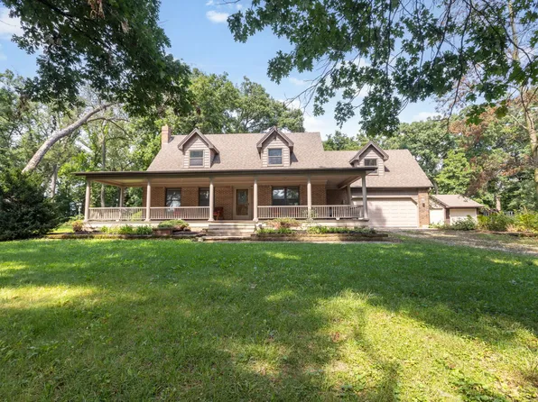 9218 W Wonder Lake Rd, Woodstock, IL 60098