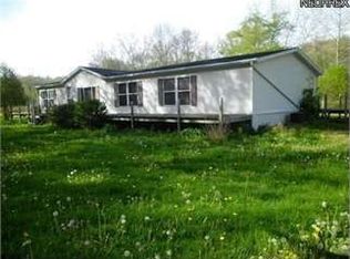 49476 State Route 154, Negley, OH 44441