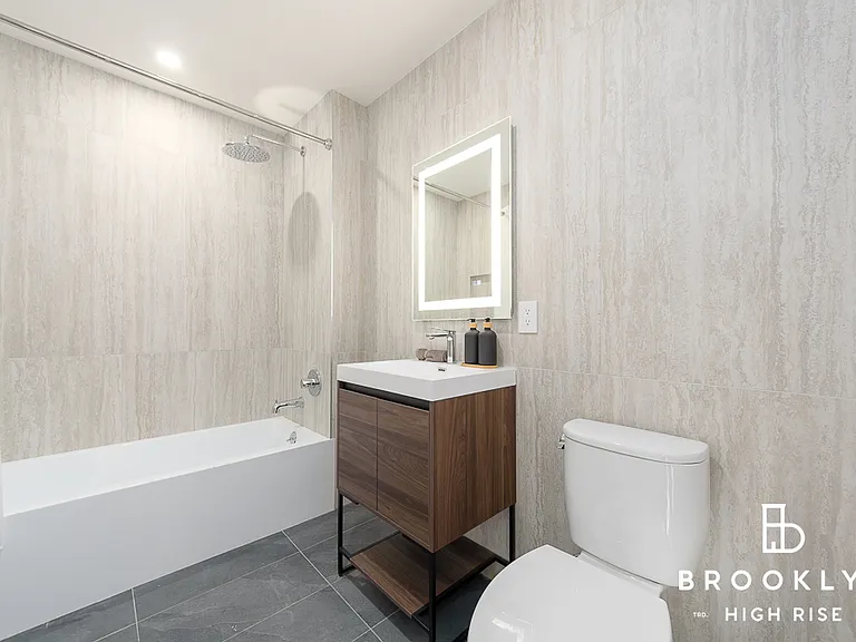 2667 Fulton St #3P — Photo 9
