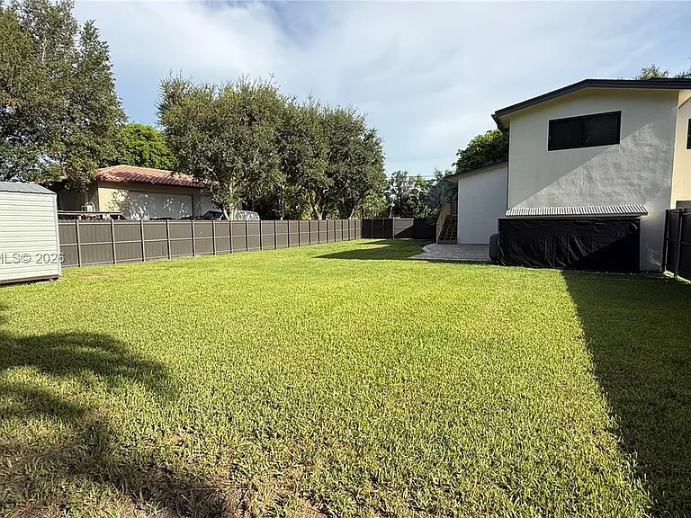 10751 SW 48th St — Photo 22