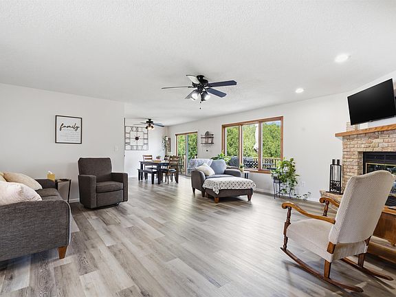 3rd image of 1109 Parkway Ave