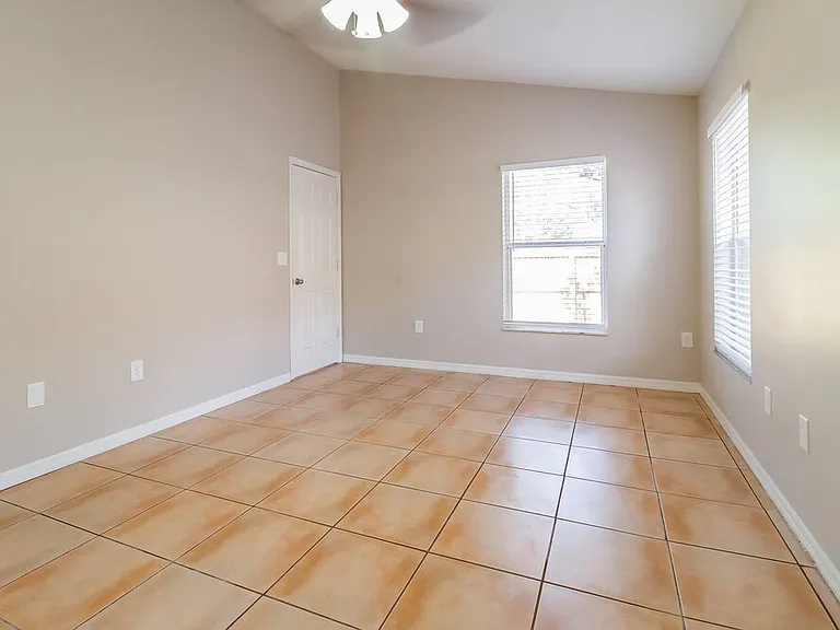 312 Riunite Cir — Photo 10