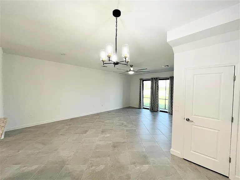 14243 Pine Lodge Ln — Photo 6
