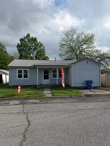 419 Coyne St Photo 1