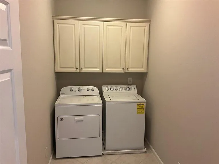 6193 Spalding Dr — Photo 35