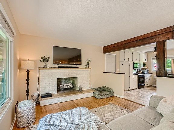 5th image of 1325 Zanzibar Ln N