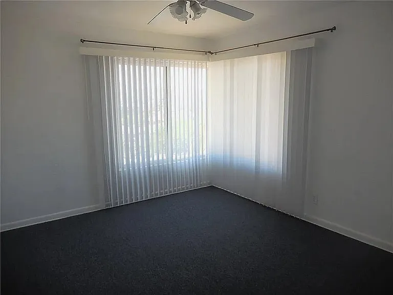 814 W Yandell Dr — Photo 12