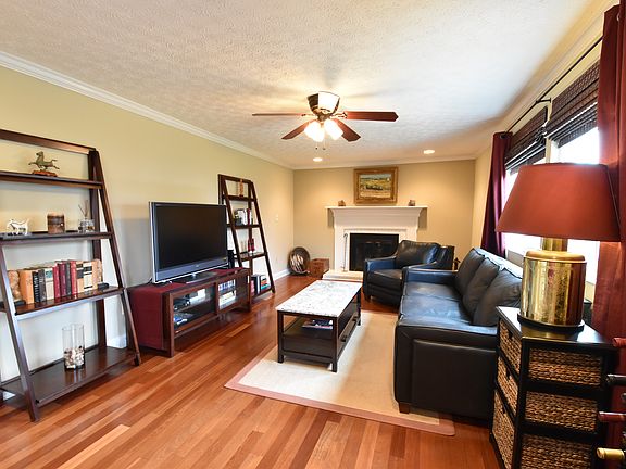 5th image of 6871 Erie Ct