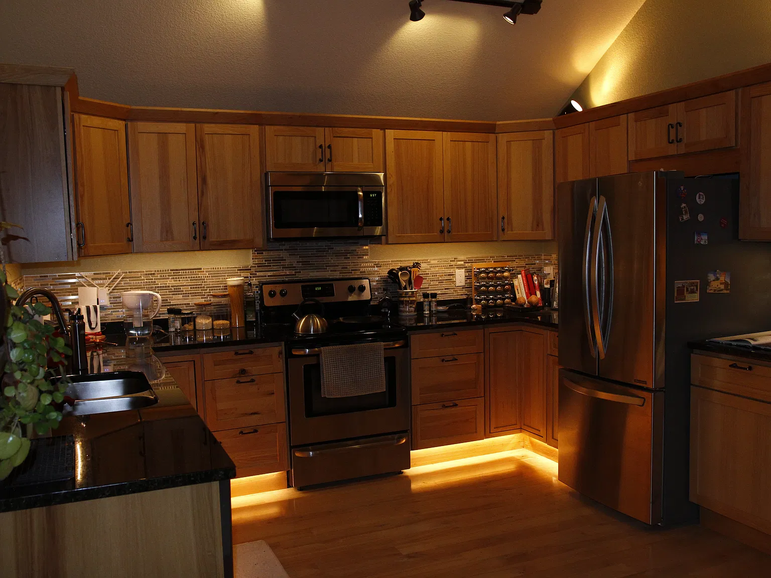 2 bed, 900 sqft, $2,850 — Photo 2