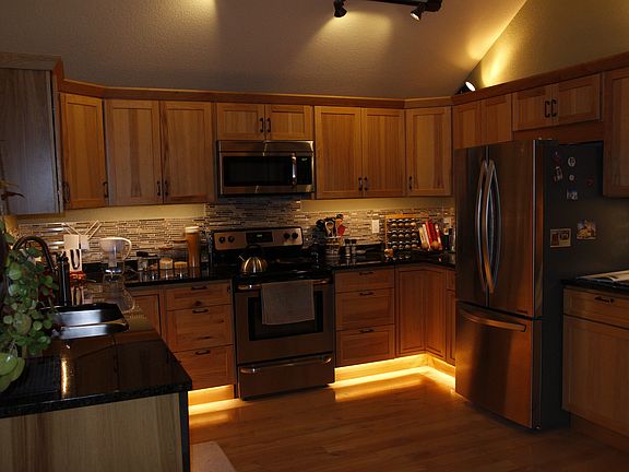 2nd image of 140 N Franklin St