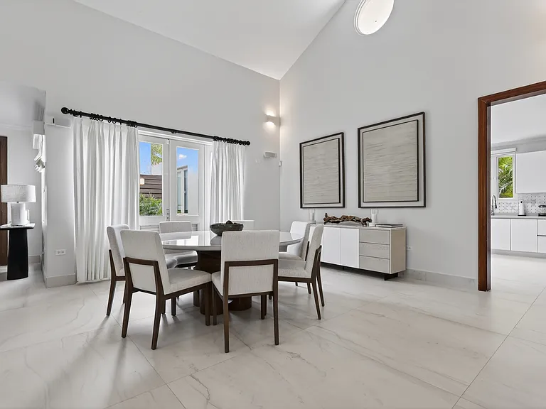 438 Dorado Bch E — Photo 3