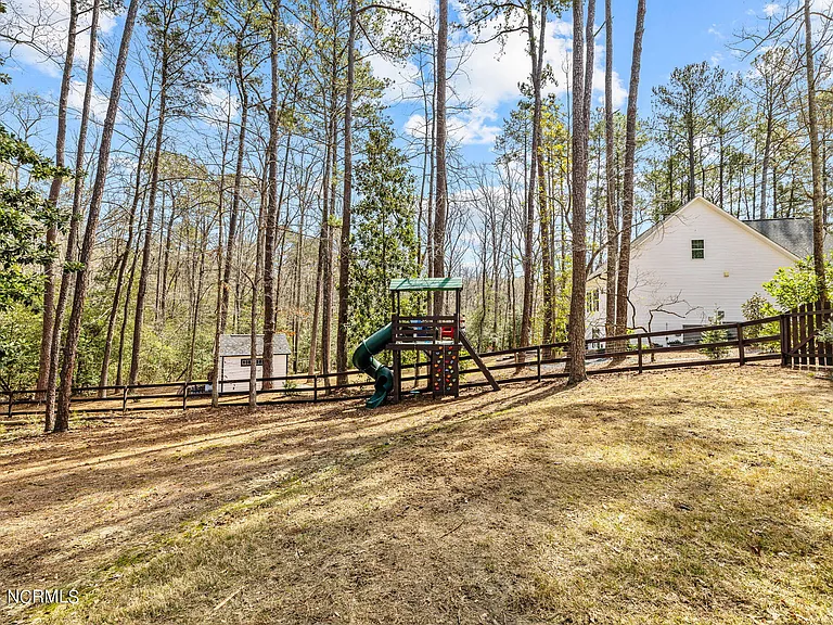182 Lakeview Dr — Photo 6