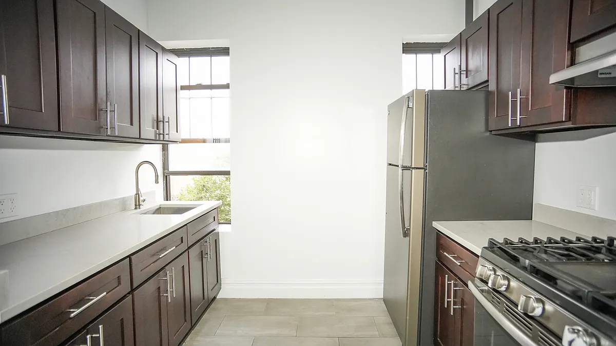 Building Photo - 34-20 32nd St #3K