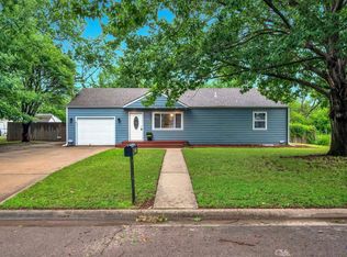 5719 SW 13th St, Topeka, KS 66604