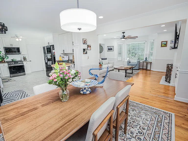 1004 Somerset Ct — Photo 13