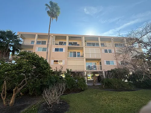 1005 Gulf Blvd #8 Photo 1