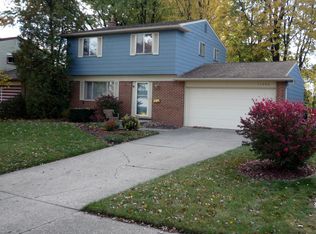 11260 Lesure Dr, Sterling Heights, MI 48312