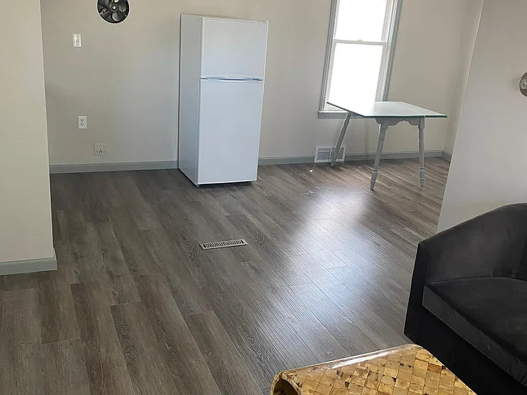 315 1/2 E Jefferson St — Photo 13