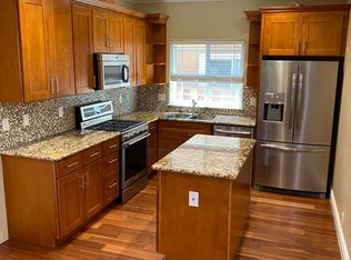 242 Mountain View Ave, Mountain View, CA 94041