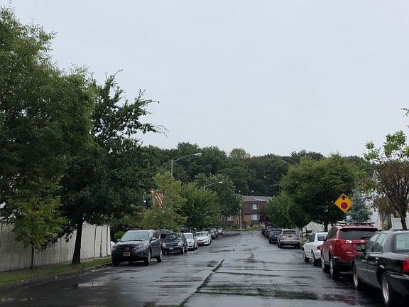 5th image of 394 Elvin St