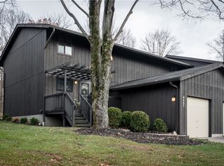 9487 Madison Ln, North Royalton, OH 44133