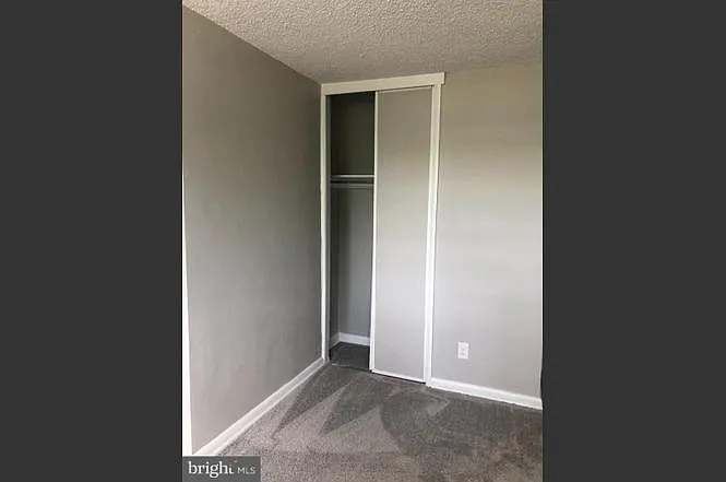 2 bed, 1.5 bath, 914 sqft, $2,100 — Photo 3
