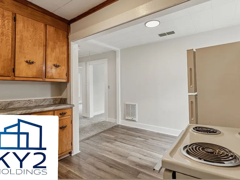 616 Carver Ave — Photo 8