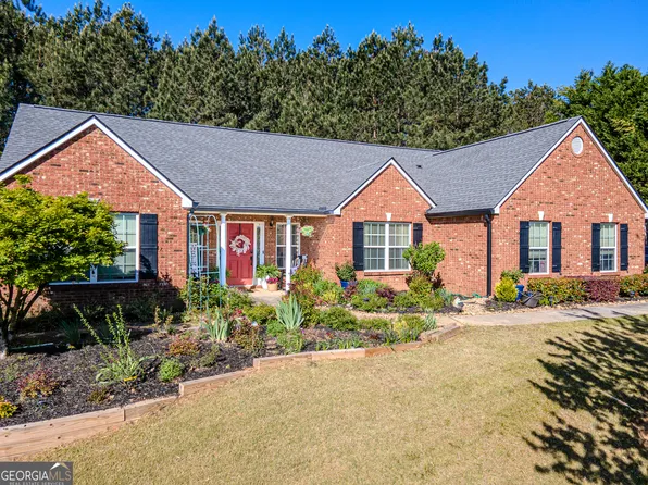 522 Plantation Creek Dr, Loganville, GA 30052