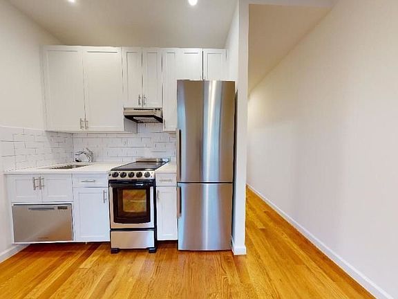 3rd image of 314 E 91st St #5F3