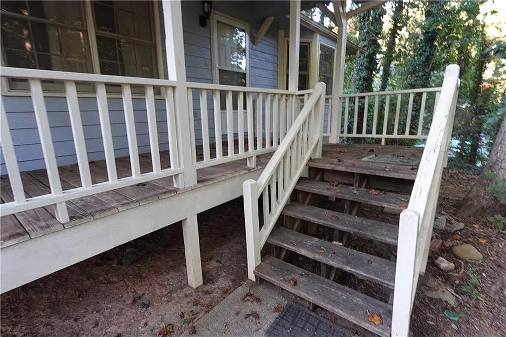 3 bed, 2.0 bath, 1392 sqft, $2,000 — Photo 4