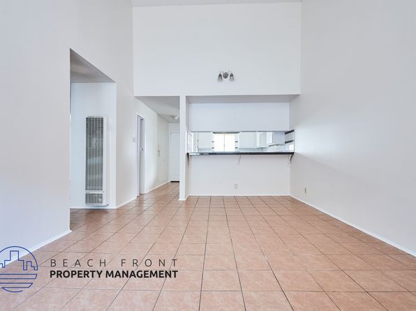 744 Rose Ave APT 2