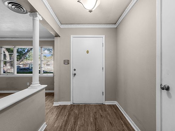 4th image of 209 Cotillion Rd