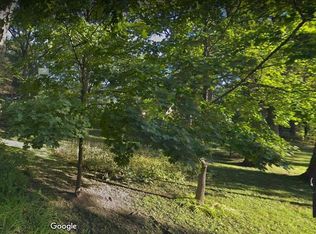 21W362 Walnut Rd, Glen Ellyn, IL 60137