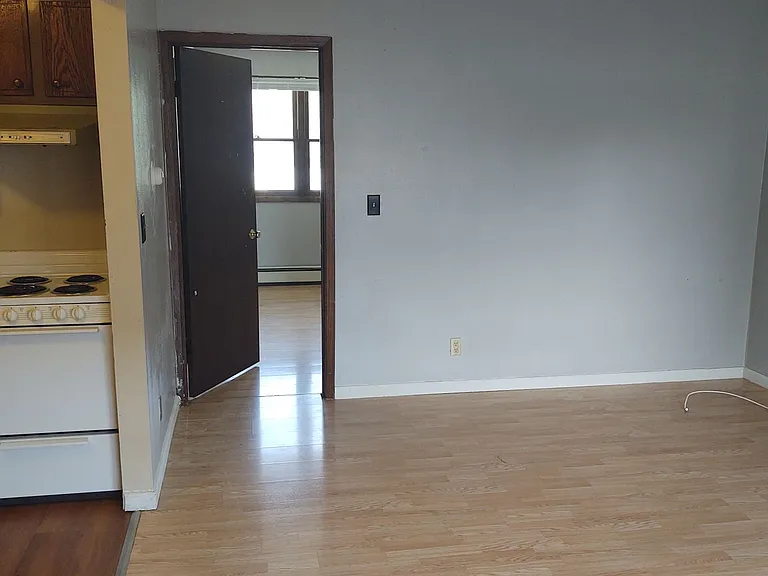 912 2nd Avenue — Photo 5