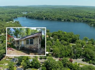 174 Highland Lakes Rd, Highland Lakes, NJ 07422