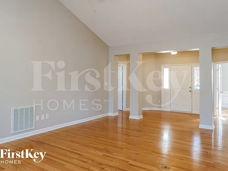 3665 Oak Chase Dr — Photo 3
