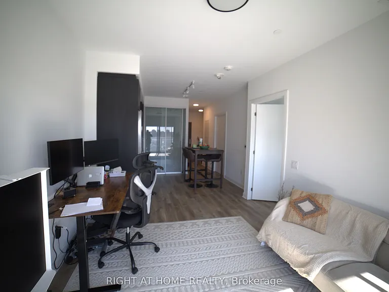 86 Dundas St E #725 — Photo 6