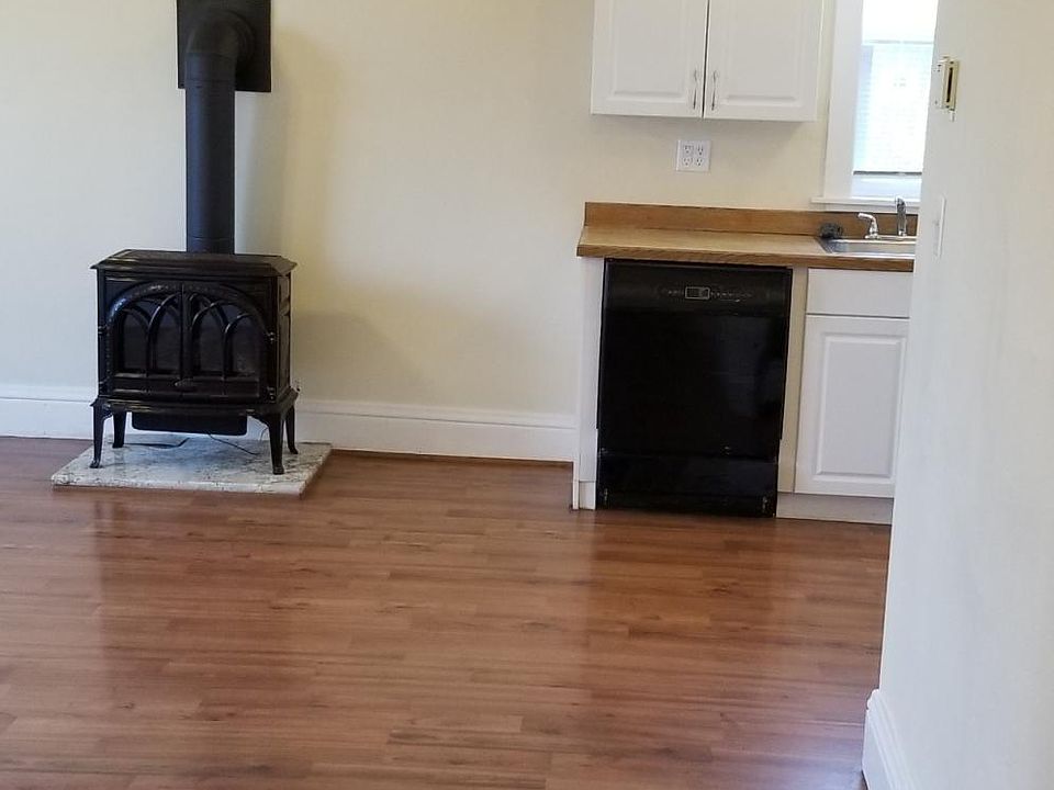 2nd image of 419 Fawcett Ave #B