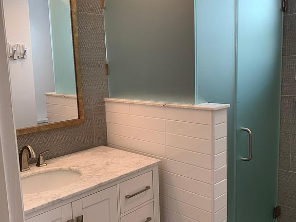 5th image of 903 Cedar St #1