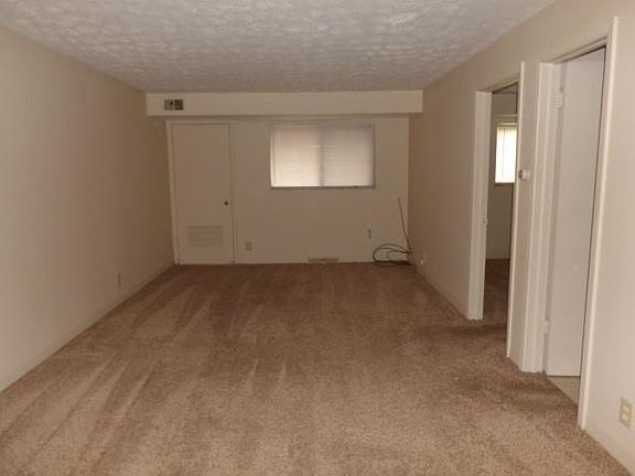 3rd image of 1860 Mahoning Ave NW APT 304