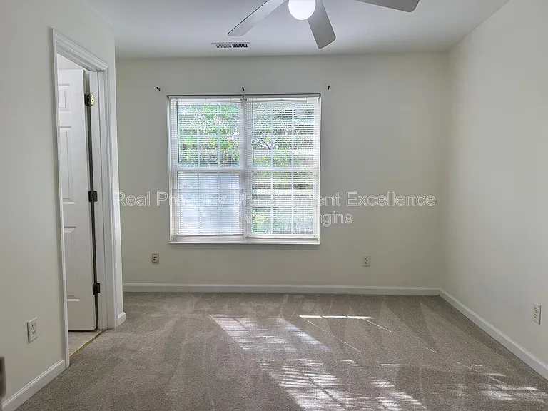 12 Red Ln #B — Photo 13