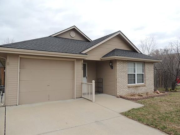 2nd image of 512 Willow Dr