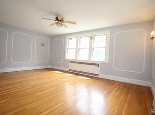 510 Undercliff Ave #4, Edgewater, NJ 07020