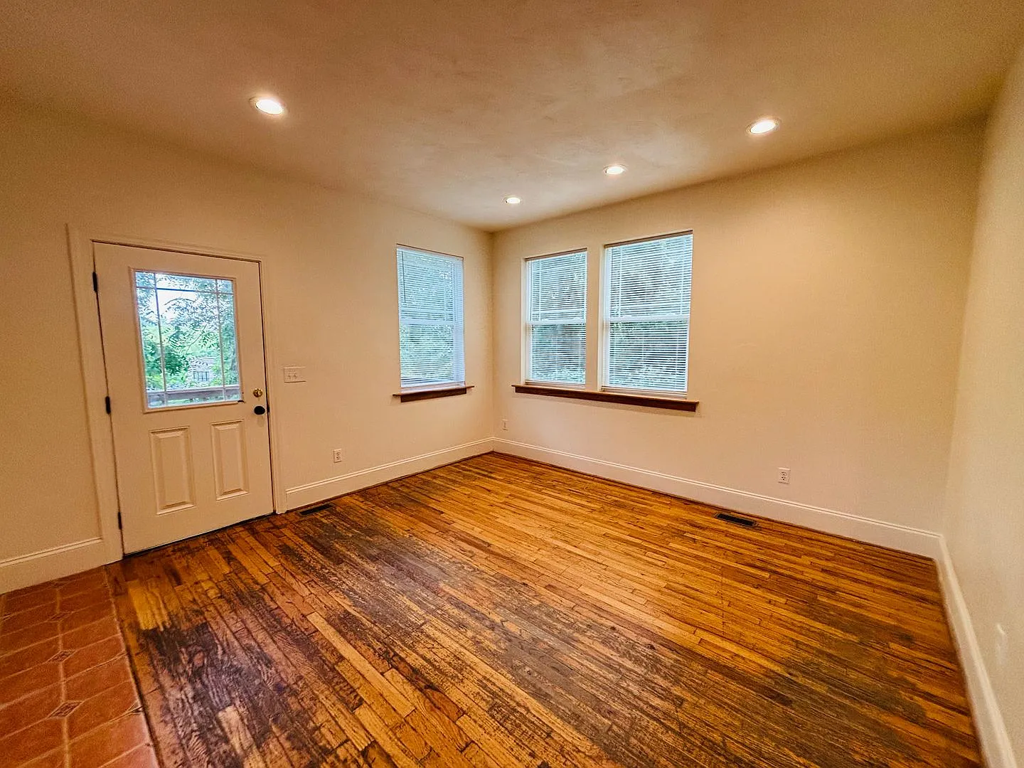 4 Bedroom 3.5 Bath House — Photo 3