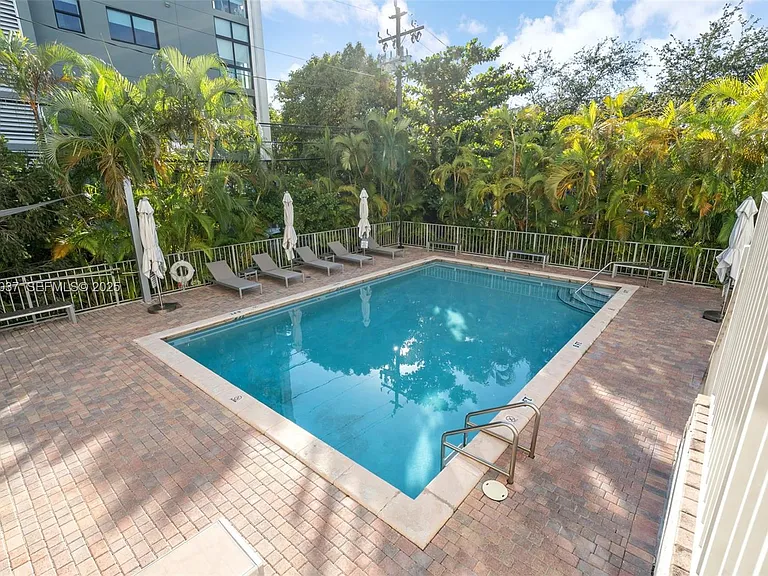 575 Crandon Blvd #504 — Photo 32
