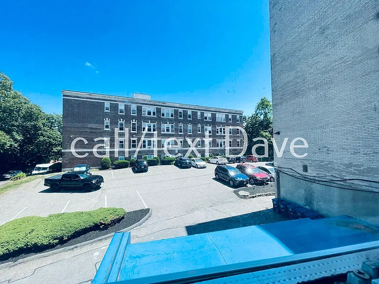 1800 Commonwealth Ave #11 — Photo 6