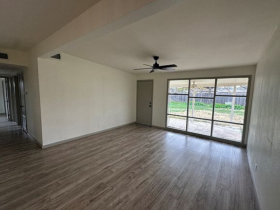 3rd image of 2713 Southwestern Ave