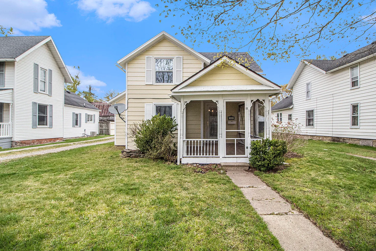 236 1st St photo 1