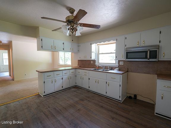 5th image of 9012 Wooddale Dr
