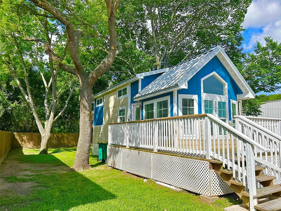 3008 Calhoun St